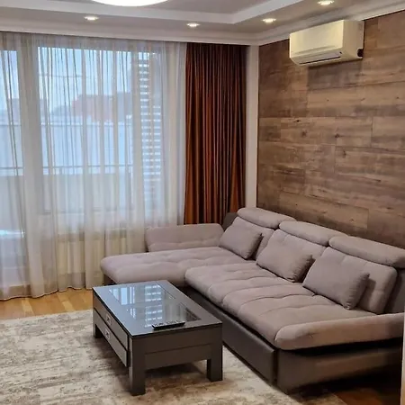 Луксозен Тристаен Апартамент В София Apartament Sofia