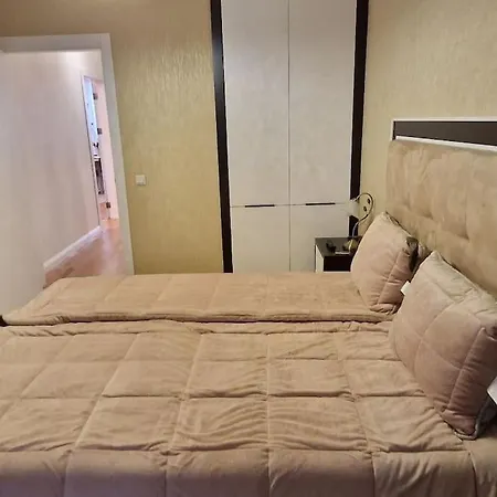 Луксозен Тристаен Апартамент В София Apartament Sofia