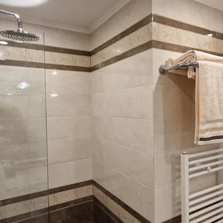 Луксозен Тристаен Апартамент В София Apartamento Sofía