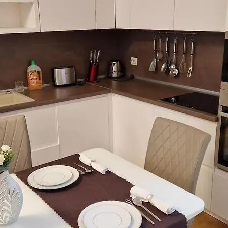 Apartament Луксозен Тристаен Апартамент В София