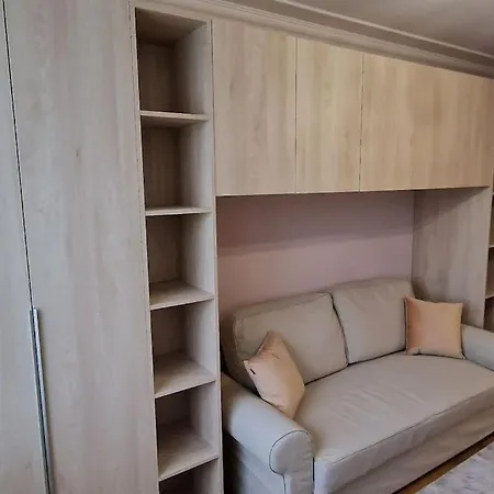 Apartament Луксозен Тристаен Апартамент В София Sofia