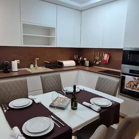 Луксозен Тристаен Апартамент В София Apartamento *